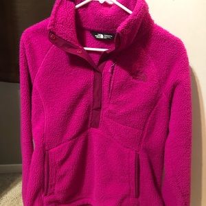 Women’s North Face pullover
